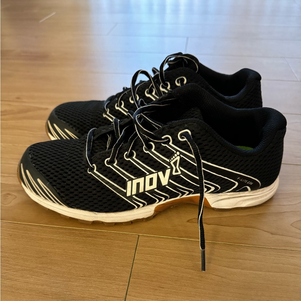 Black Inov8 F-lite 230 v2 - size 7.5